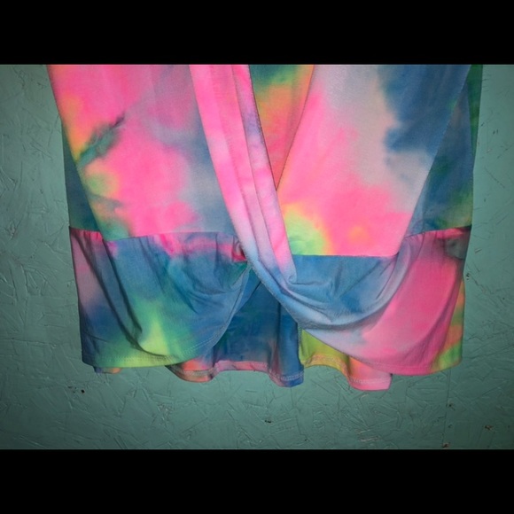 Heimish Tie-Die Top - Picture 3 of 6